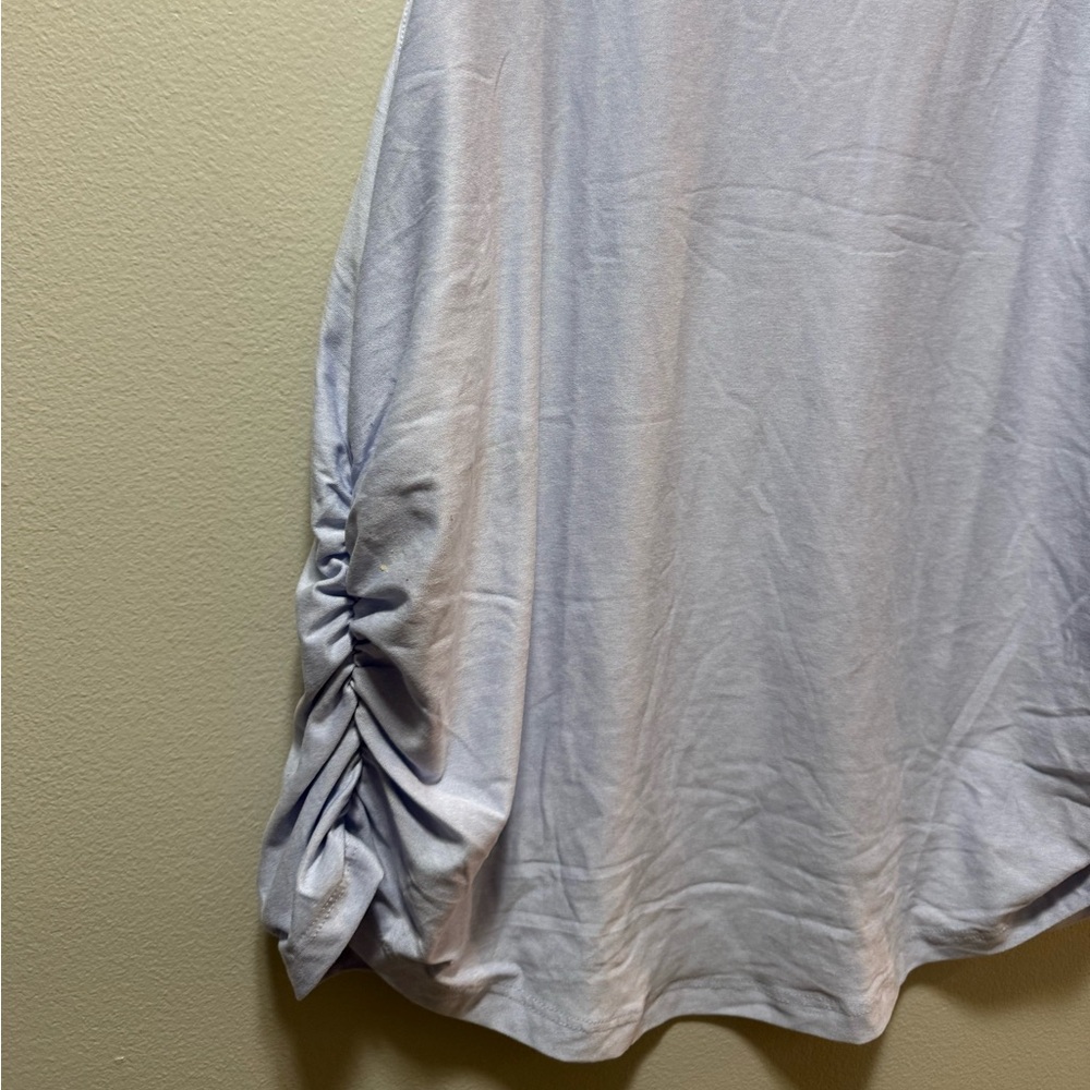 Old Navy Cloud Motion Top NWT - Picture 2 of 4
